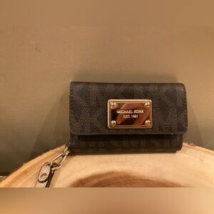 Michael‎ Kors Logo Signature, Phone Case Wallet Wristlet  Brown